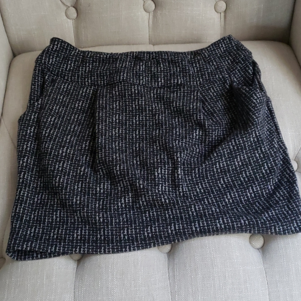 Black and grey mini skirt